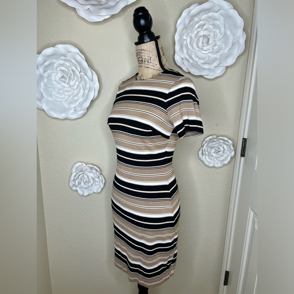 Tommy Hilfiger Black, White & Metallic Gold with Tan Striped Dress Size 2 - Picture 7 of 13